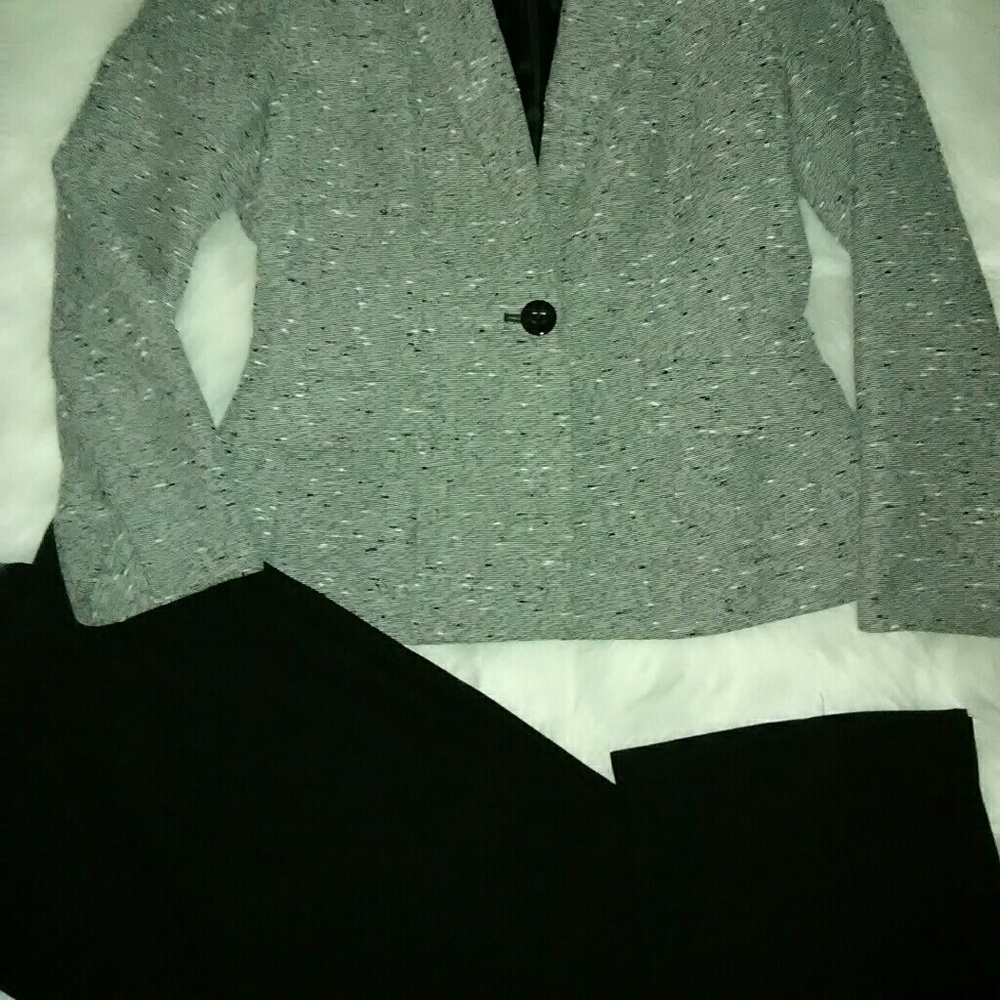 Suit - Picture 2 of 3